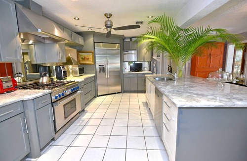 Hypoluxo Island House | Mid-Century Gem,walking distance to the beach!Hypoluxo Island, Palm