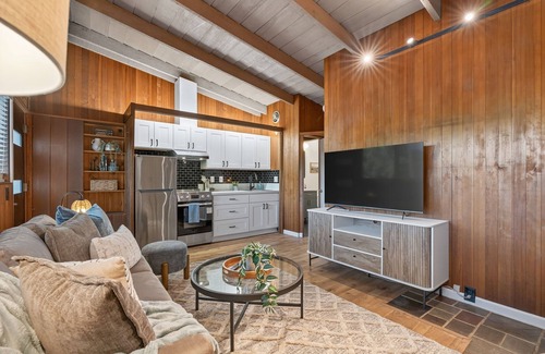 West Haven-Sylvan House | Mid-Century Hideaway, Near Forest Park