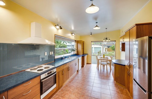 Hastings House | Mid Century Oasis - Hastings Holiday Home