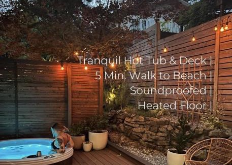 Departure Bay Apartment | Mid-Island Getaway - Sunken Hot Tub & Deck - Close to Beach - Modern