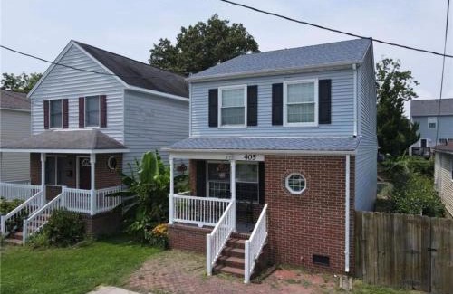 Buckroe Beach House | Midterm Spacious Home At Buckroe Beach