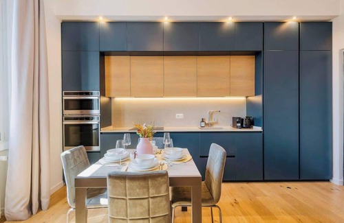 Ponte Seveso Condo | Milano Centrale Luxury Apartment (WiFi-AC)