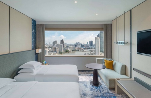 Khlong Ton Sai Hotel | Millennium Hilton Bangkok