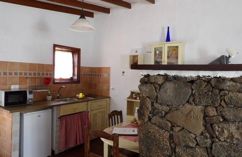 Maguez House | " MILLO" characteristic studio apartment in an old motor mill from the year 1912.