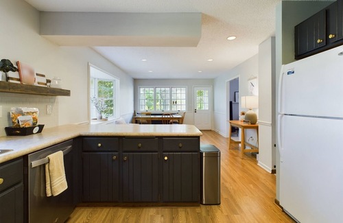 Chaska House | MINNeSTAY* Hazeltine Hideaway