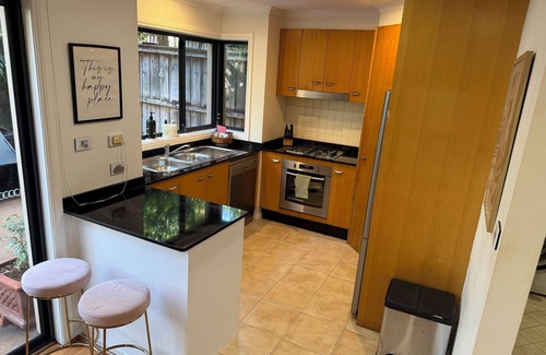 Miranda House | Miranda Retreat Stylish 1-Bedroom Near Cronulla & Sydney Airport