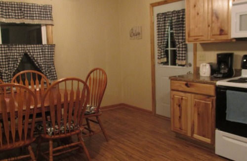 Warsaw House | Missy's Get-a-Way (Lake Front Property in Warsaw, Mo on Lake of the Ozarks)