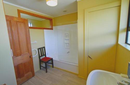 Blenheim House | Misty River Retreat