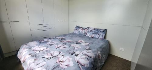 Otorohanga House | Misty Valley Hilltop Farmstay