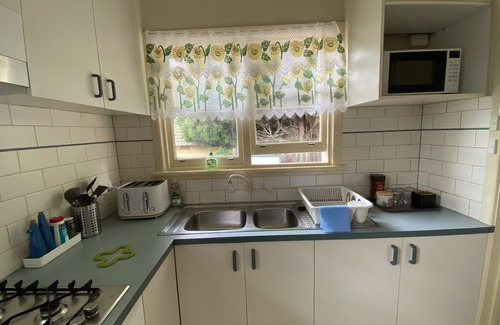 Mitcham House | Mitcham train station 2 bedrooms unit