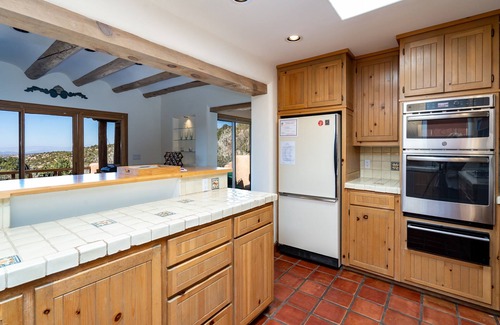 South Capitol House | Mitchell's East Side | Mountain Views, Large Home!