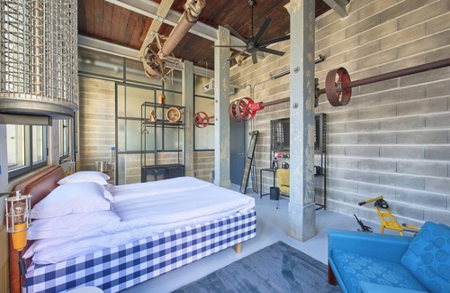 Viana do Alentejo Cabin | Moagem Industrial Lodge
