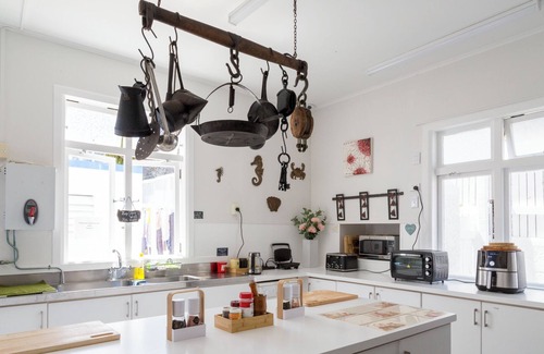 Plimmerton House | Moana Lodge - Guest House