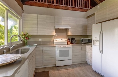 Kahuku House | Moani Kai - Beachfront,Gated,Hot tub,Pickleball Ct