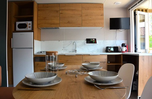 Sadirac House | Mobil-Home Living 3 Rooms 4 People Air-conditioned + TV