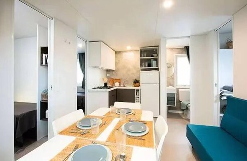 Wanroij House | Mobil-home | Premium | 3 Bedrooms | 6 sleeps | Raised terrace | A/C