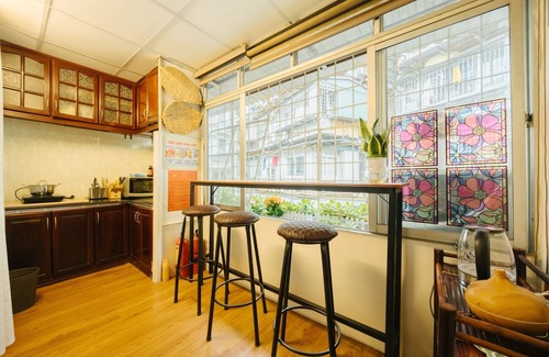 French Quarter Apartment | MocVien Homestay-Apt 2bd in French quarter close to Opera house & Hoan Kiem lake