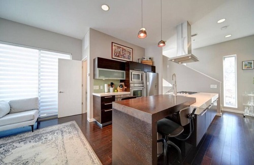 Wesley Heights House | Modern 1-BR Condo — Stylish Stay Near Uptown CLT!