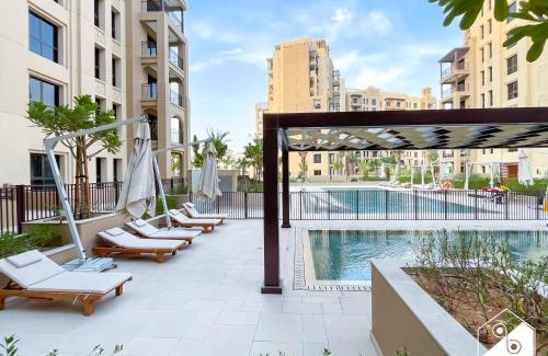 Umm Suqeim 3 Apartment | Modern 1BR Jumeirah Living l Pool, Gym & Parking
