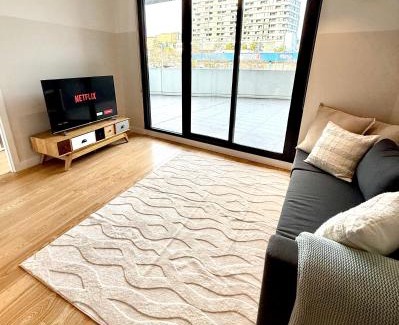 Doncaster Apartment | Modern 2 Bed 2 Bath Apartment with Parking opposite Westfield Doncaster