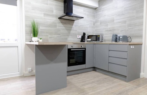 Cathays Apartment | Modern 2 Bedroom Apartment Near City Centre