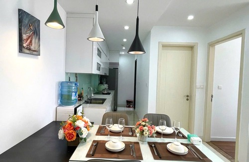 Trung Hoa Nhan Chinh Apartment | Modern 2 bedroom apartment with bathtub - Vinhomes D'Capitale