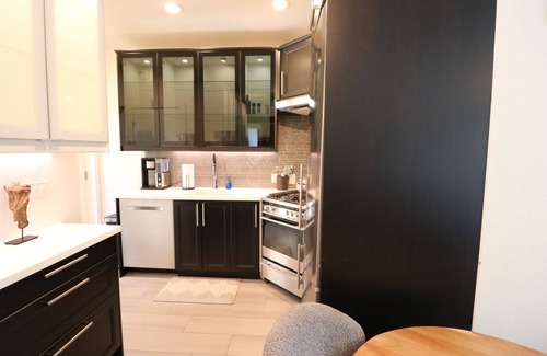 City Park West House | Modern 2-bedroom in West City Park Neighborhood