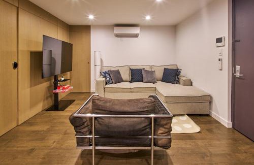 Chinatown Apartment | Modern 2 Bedroom Retreat in Downtown Manhattan