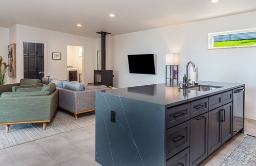 Marrowstone Cabin | Modern 2 Bedroom Sunset Cabin w/Beach Access
