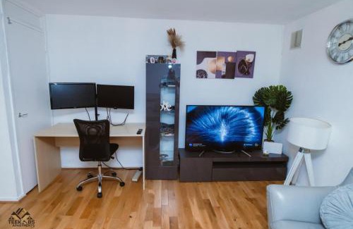 Glyndon Apartment | Modern 2 bedroom Terrace