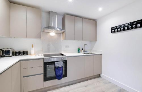 Camberley Apartment | Modern 2 Bedrooms Apartment 01 Town Centre Camberley