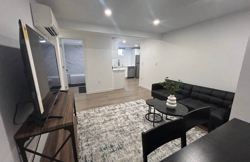 North Beacon Hill House | Modern 2 bedrooms near Downtown, Lumen field, light rail.