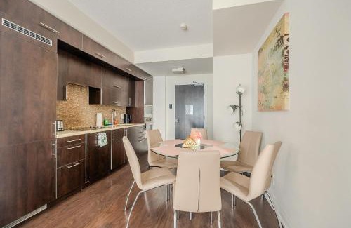 Willowdale Apartment | Modern 2Bd 2Ba Skyscraper Free parking