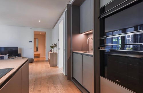 Marvila Apartment | Modern 2BDR Apartment w/Garage by LovelyStay