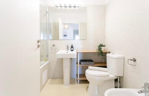 Falca Apartment | Modern 2bdr flat in the city's heart!