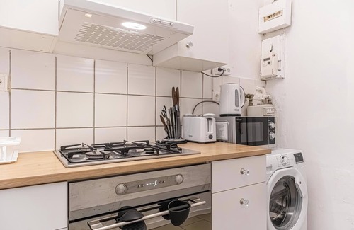 Rudolfsheim-Funfhaus Apartment | Modern 2BR Apt Near Westbahnhof