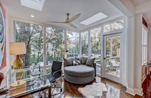 Cherry House | Modern 2BR Condo with Sunroom near Uptown