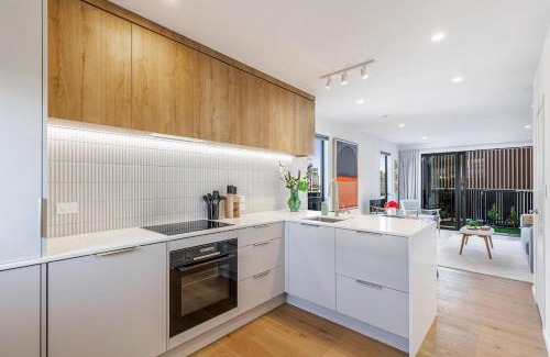 Mission Bay Apartment | Modern 2BR Townhouse in Mission Bay I Zodiak Stays