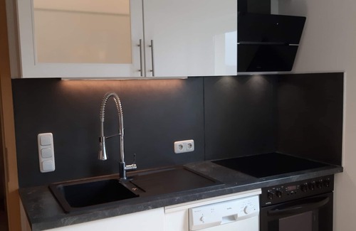 Bischoffen Apartment | Modern 3-star apartment with a romantic flair, close to the beach and the lake