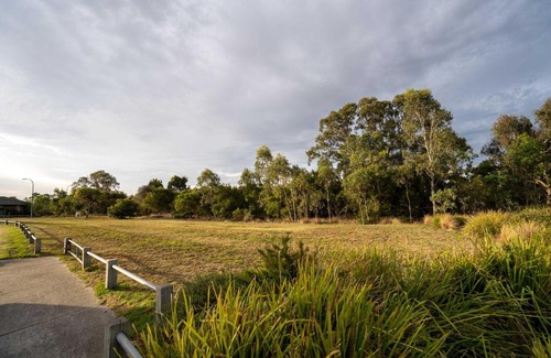 Doreen House | Modern 3B2B1C Home in Doreen