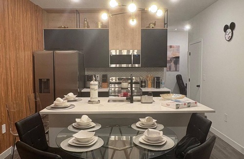 Vista del Lago House | Modern 3BR Townhome Near Disney W/Wifi & AC