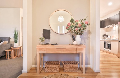 Mildura House | Modern 4 bedroom house with marina mooring, 2km from CBD