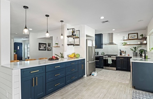 Moon Valley House | Modern 4-bedroom house with Pool, Game Room, Gym, and large backyard in Phoenix