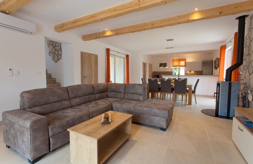 Milohnici Villa | Modern 4* villa with high-quality furnishings and private pool