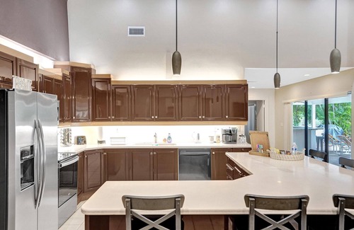 Survey Creek Villa | Modern 6BR Villa Resort Style Pool on Golf Course