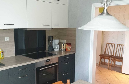 Eddelak House | Modern accommodation with garden and barbecue area