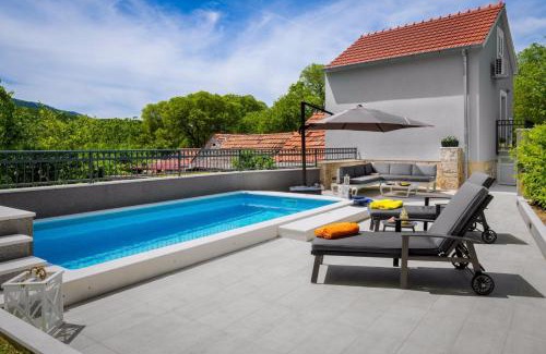 Dugopolje House | Modern and Cozy little House Mia