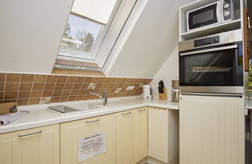 Glowe Apartment | Modern apartment no. 5 with balcony, sauna in the house, garden - Ferienwohnungen am Wald