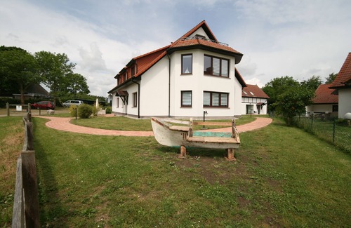 Luetow Apartment | Modern apartment for 2 people in Landhaus Sandra with a view of the Achterwasser