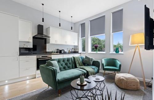 Mapperley Apartment | Modern Apartment King with Free Parking Suite 6